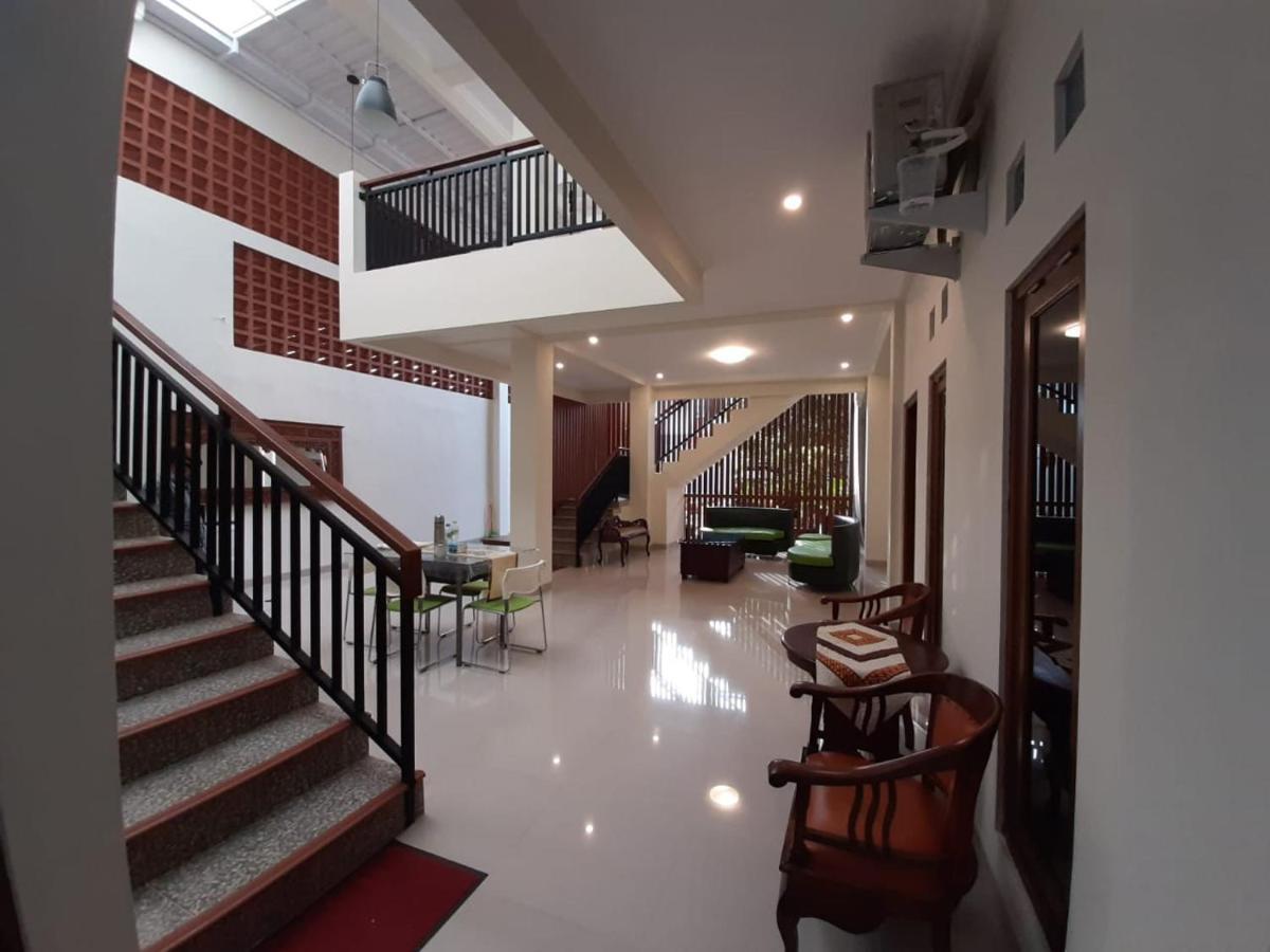 Omah Nayan Hotel Maguwo Exterior foto