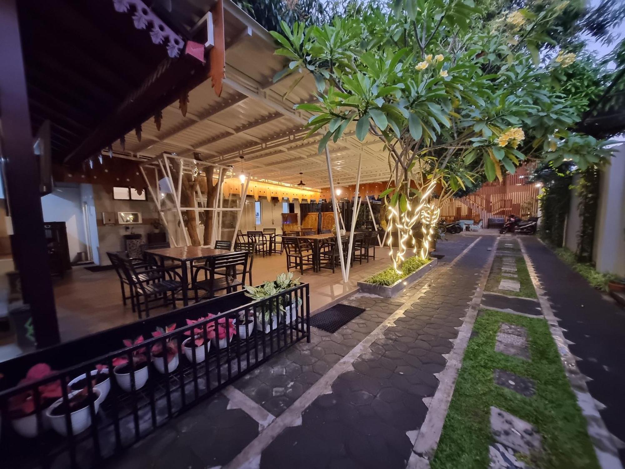 Omah Nayan Hotel Maguwo Exterior foto