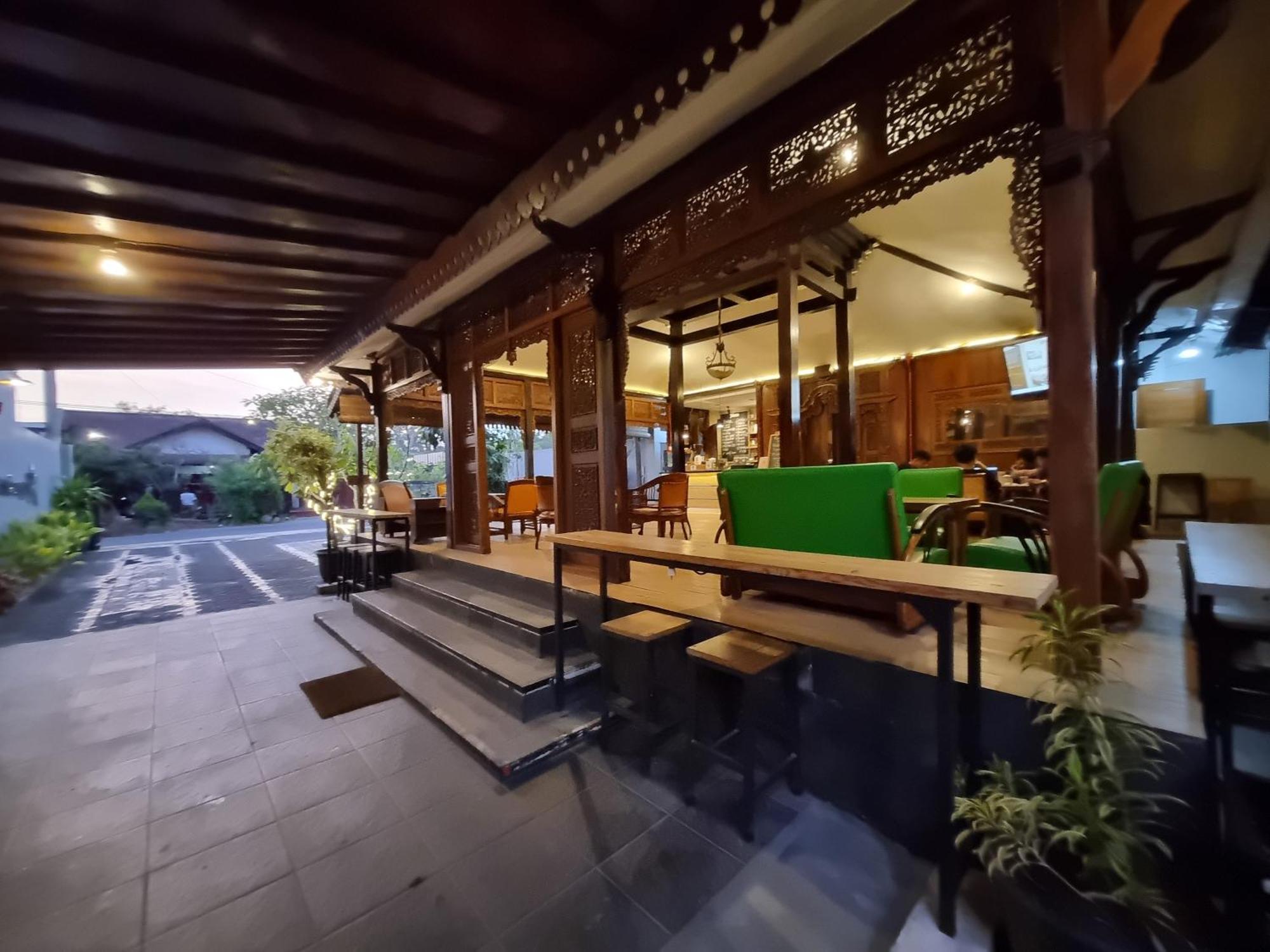 Omah Nayan Hotel Maguwo Exterior foto