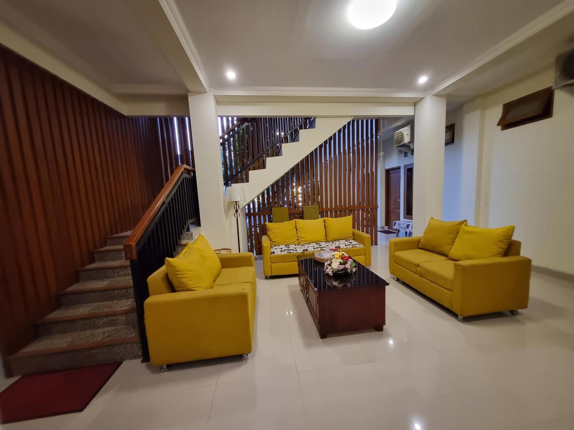 Omah Nayan Hotel Maguwo Exterior foto