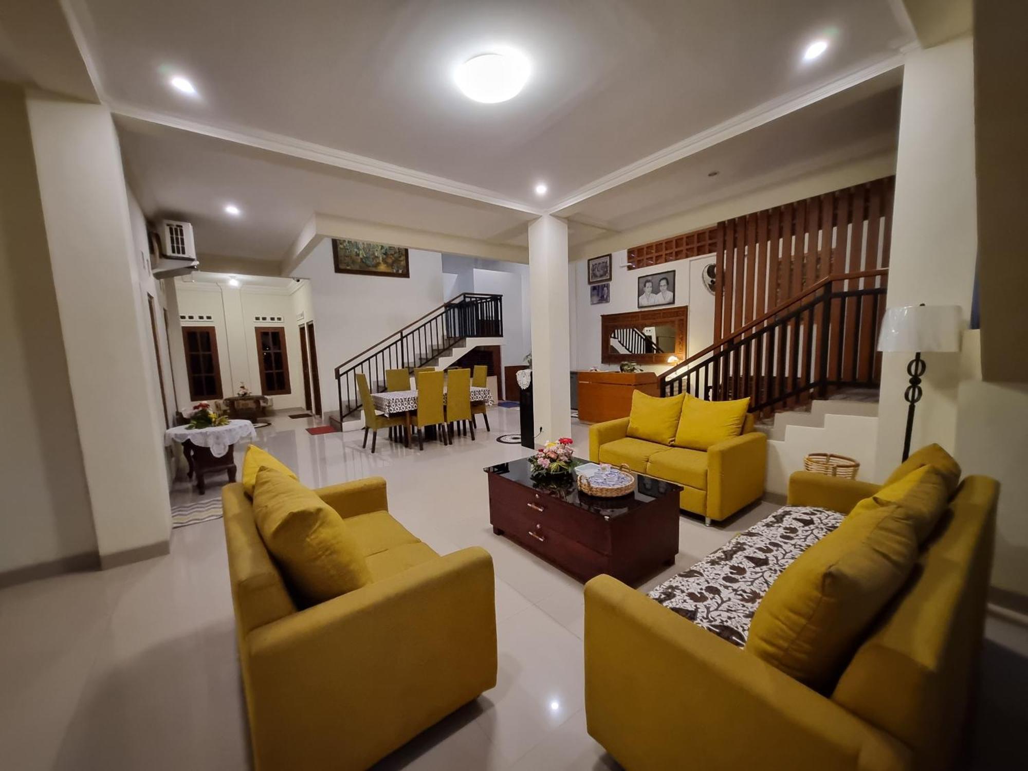 Omah Nayan Hotel Maguwo Exterior foto